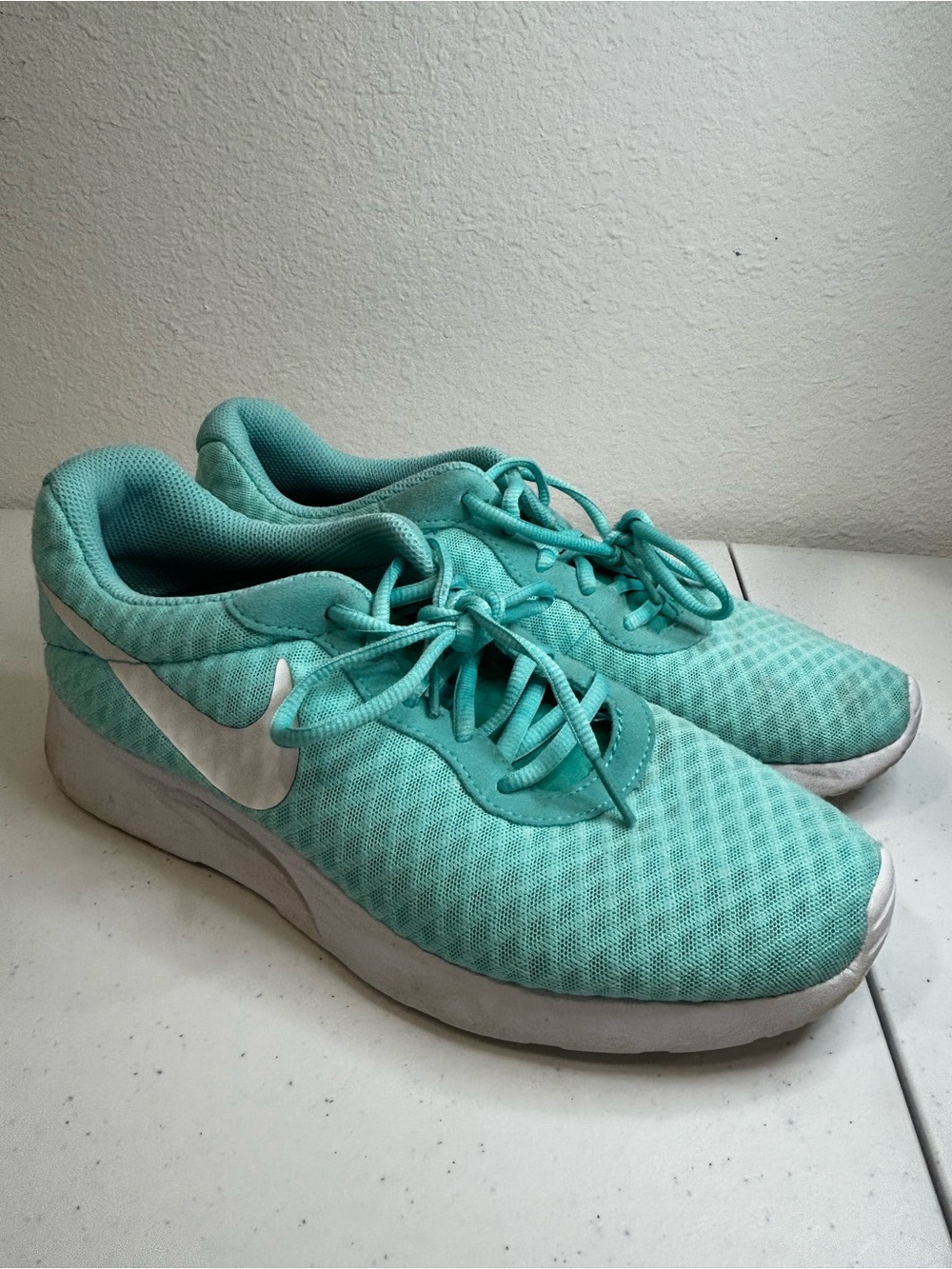 Nike | Tanjun Womens Running Shoes | Mint & White | 10
